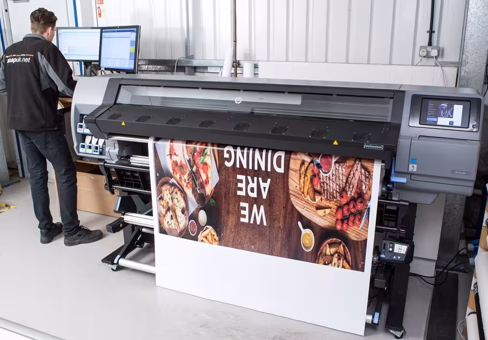 In poster khổ lớn: Hướng dẫn toàn diện từ A đến Z Quy trình in poster khổ lớn chất lượng cao