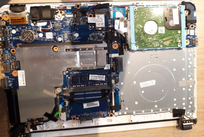 Top 10 Địa Chỉ Sửa Laptop Uy Tín Nhất Tại TP Hồ Chí Minh 3. Trung Tâm Bảo Hành Laptop ASUS - Chuyên gia trong lĩnh vực ASUS