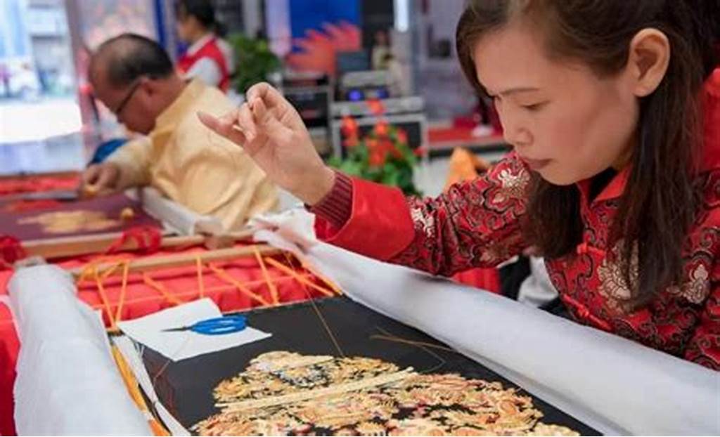 Xu hướng in lụa mới nhất trong ngành thời trang và quảng cáo Xu hướng in lụa trong quảng cáo