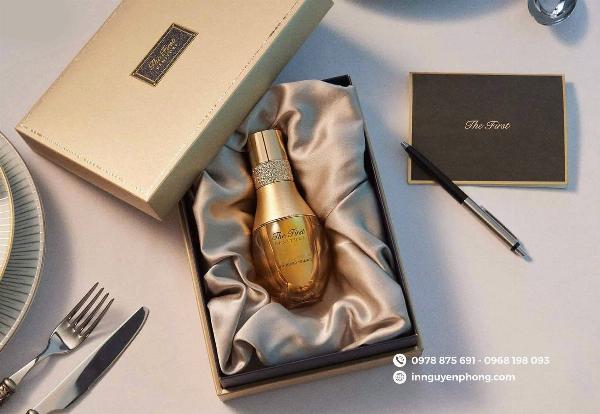 Hộp giấy đựng nail box giúp bảo vệ móng, nâng tầm thẩm mỹ và quảng bá thương hiệu.